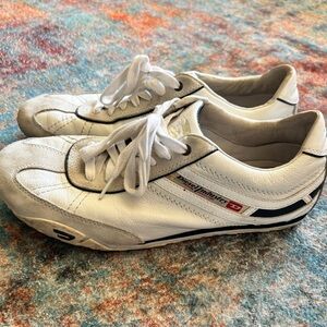 Men's White Low-Top Leather Sneakers with Navy Accents